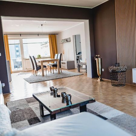 Me Homes - Grosse Moderne Designer-Wohnung Fuer Urlaub Und Business - Mit Kueche, Buero, Balkon Und 2 Parkplaetzen Bayreuth Zewnętrze zdjęcie