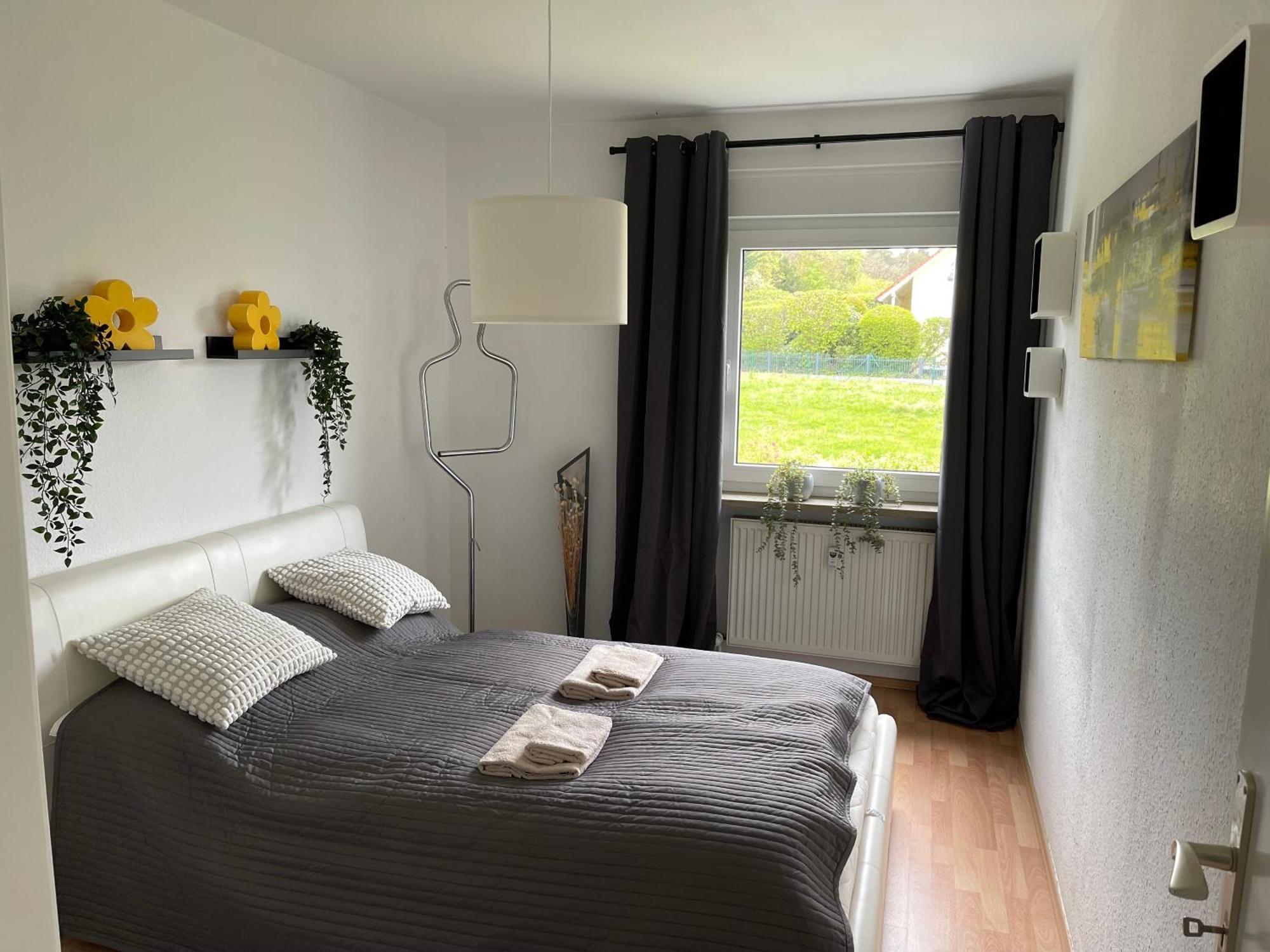 Me Homes - Grosse Moderne Designer-Wohnung Fuer Urlaub Und Business - Mit Kueche, Buero, Balkon Und 2 Parkplaetzen Bayreuth Zewnętrze zdjęcie
