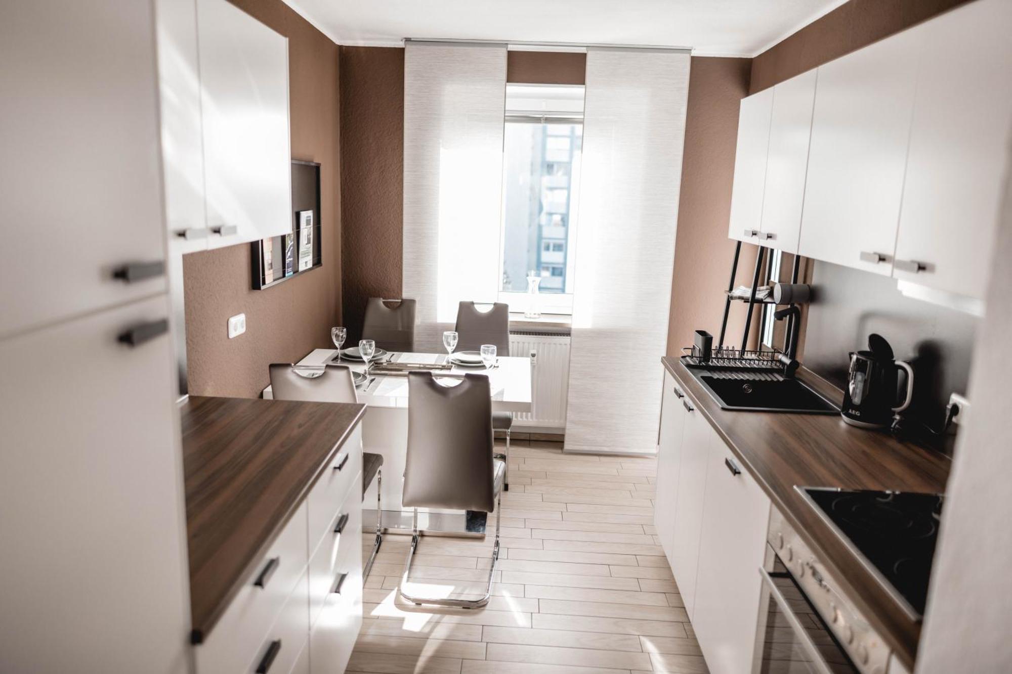 Me Homes - Grosse Moderne Designer-Wohnung Fuer Urlaub Und Business - Mit Kueche, Buero, Balkon Und 2 Parkplaetzen Bayreuth Zewnętrze zdjęcie