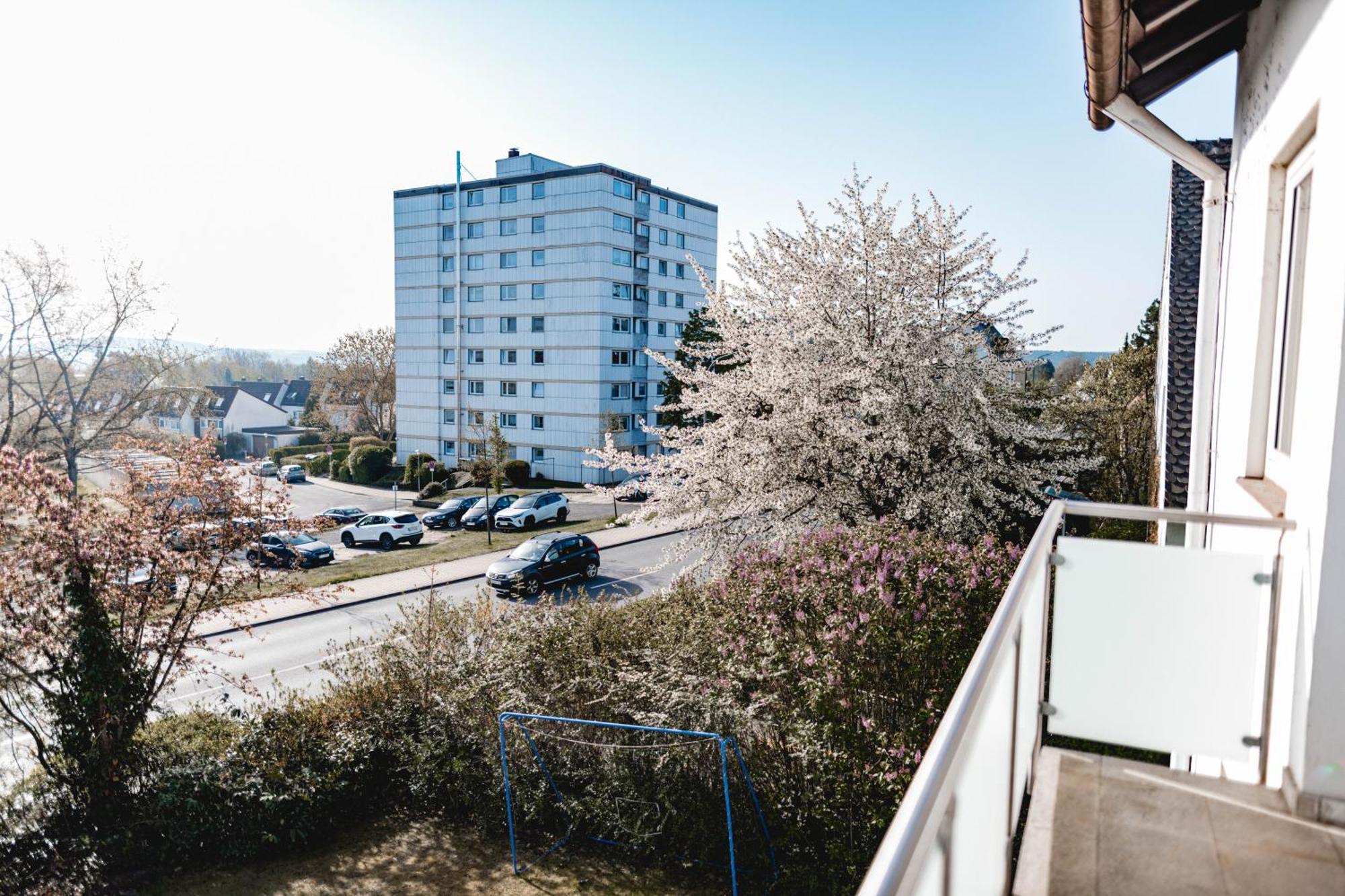 Me Homes - Grosse Moderne Designer-Wohnung Fuer Urlaub Und Business - Mit Kueche, Buero, Balkon Und 2 Parkplaetzen Bayreuth Zewnętrze zdjęcie
